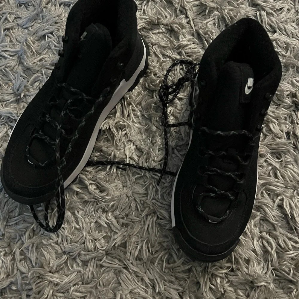 Nike City Classic boot womens new without box black/white size: 7.5 - Picture 8 of 8